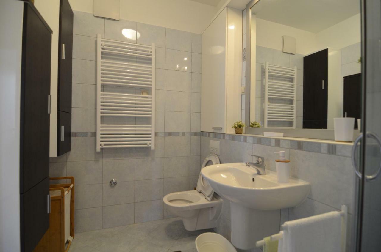 Split Apartment Sinisa מראה חיצוני תמונה